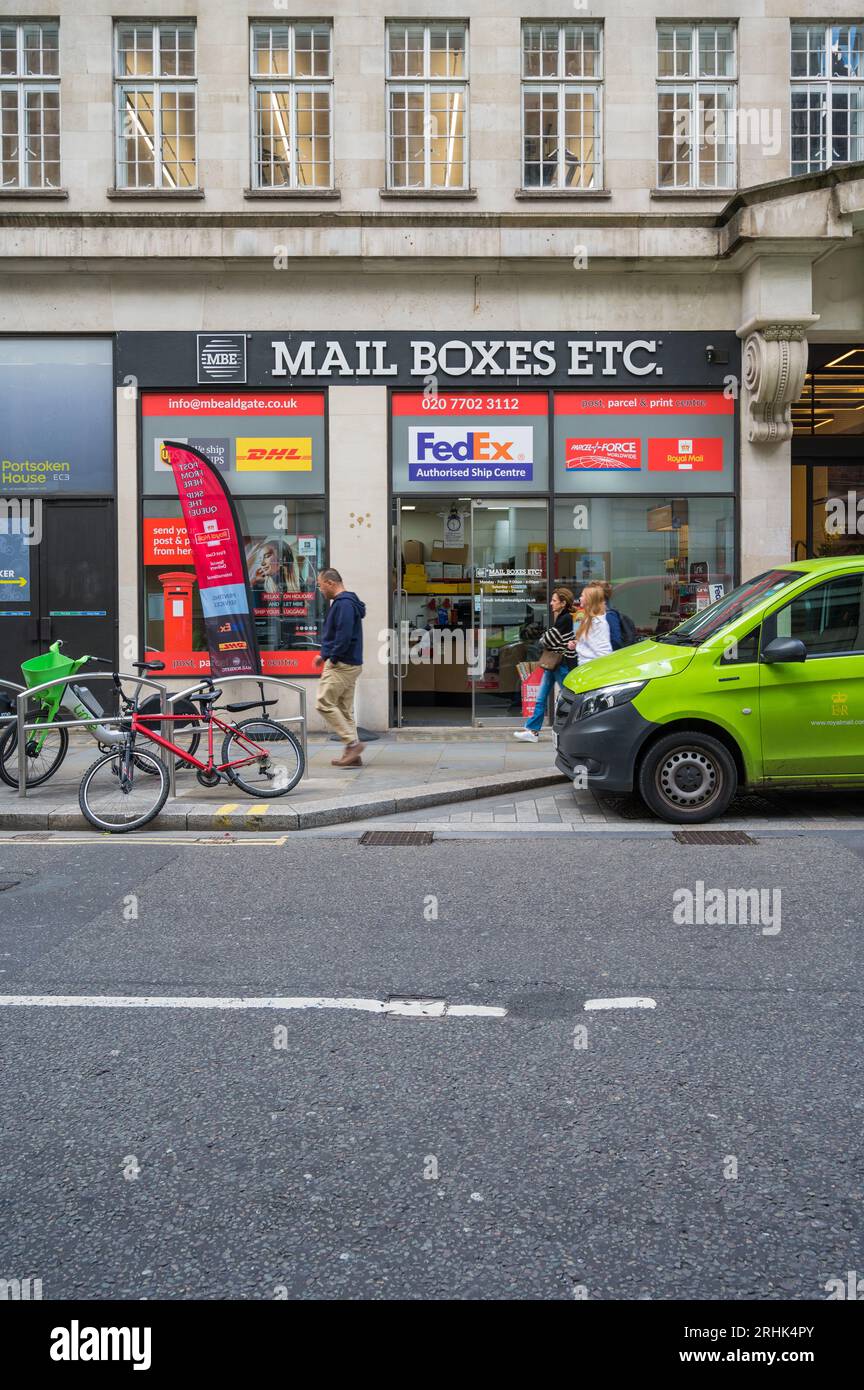 Mail Boxes Etc.Chain retailer specializing in shipping services. Minories, Aldgate, London, England, UK Stock Photo