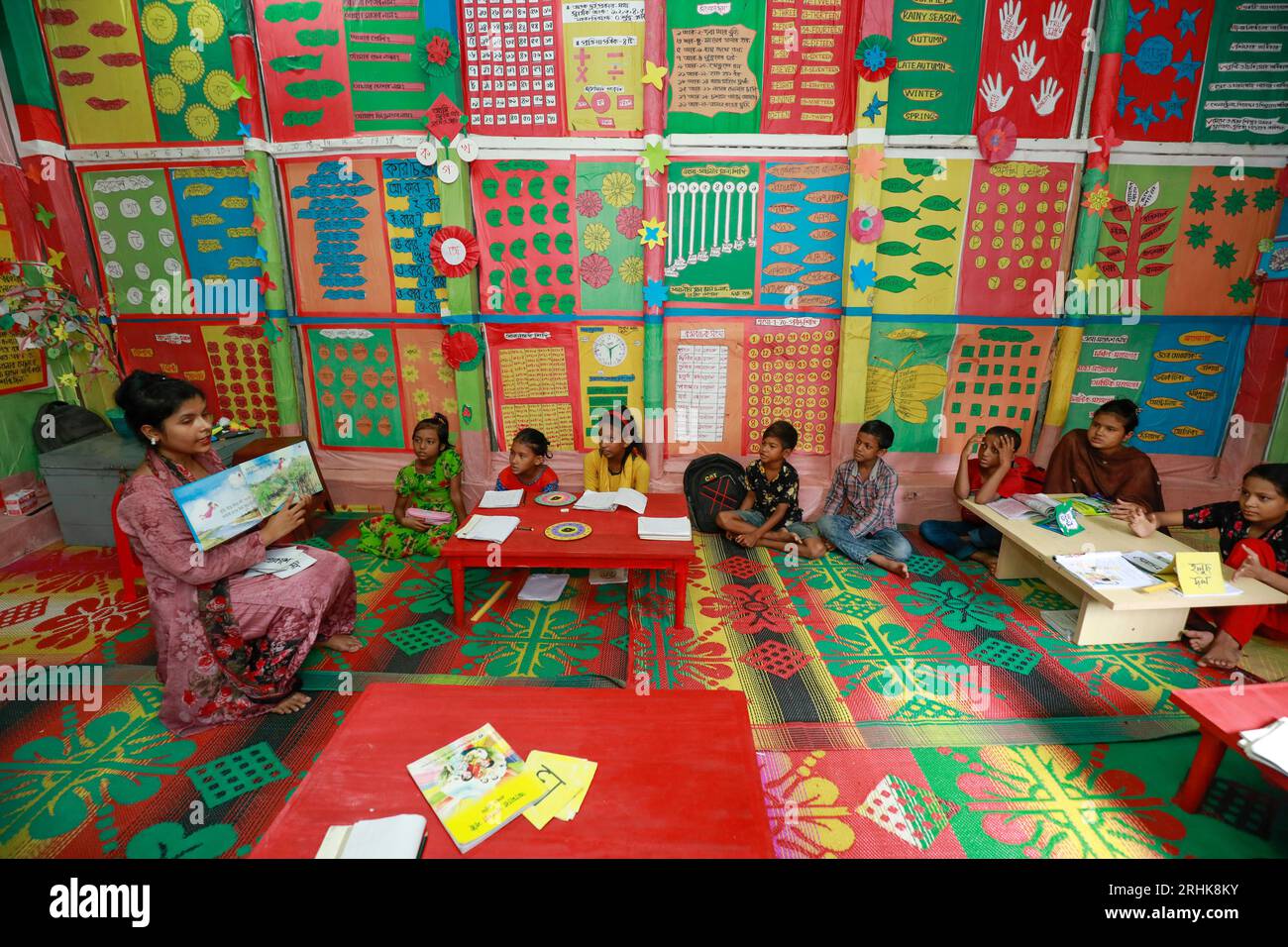 Dhaka, Bangladesh. 17th Aug, 2023. Bangladeshi students attend at a