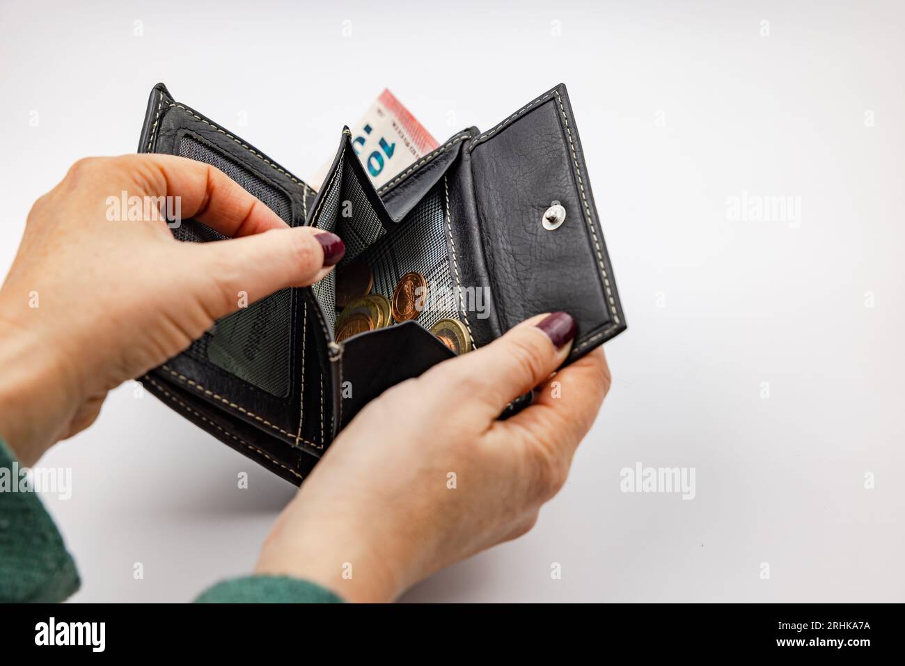 Empty Purse In His Hands Stock Photo - Download Image Now - Adult,  Bankruptcy, Business - iStock