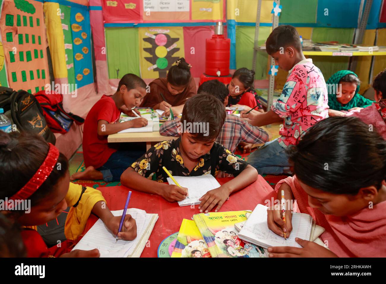 Dhaka, Bangladesh. 17th Aug, 2023. Bangladeshi students attend at a
