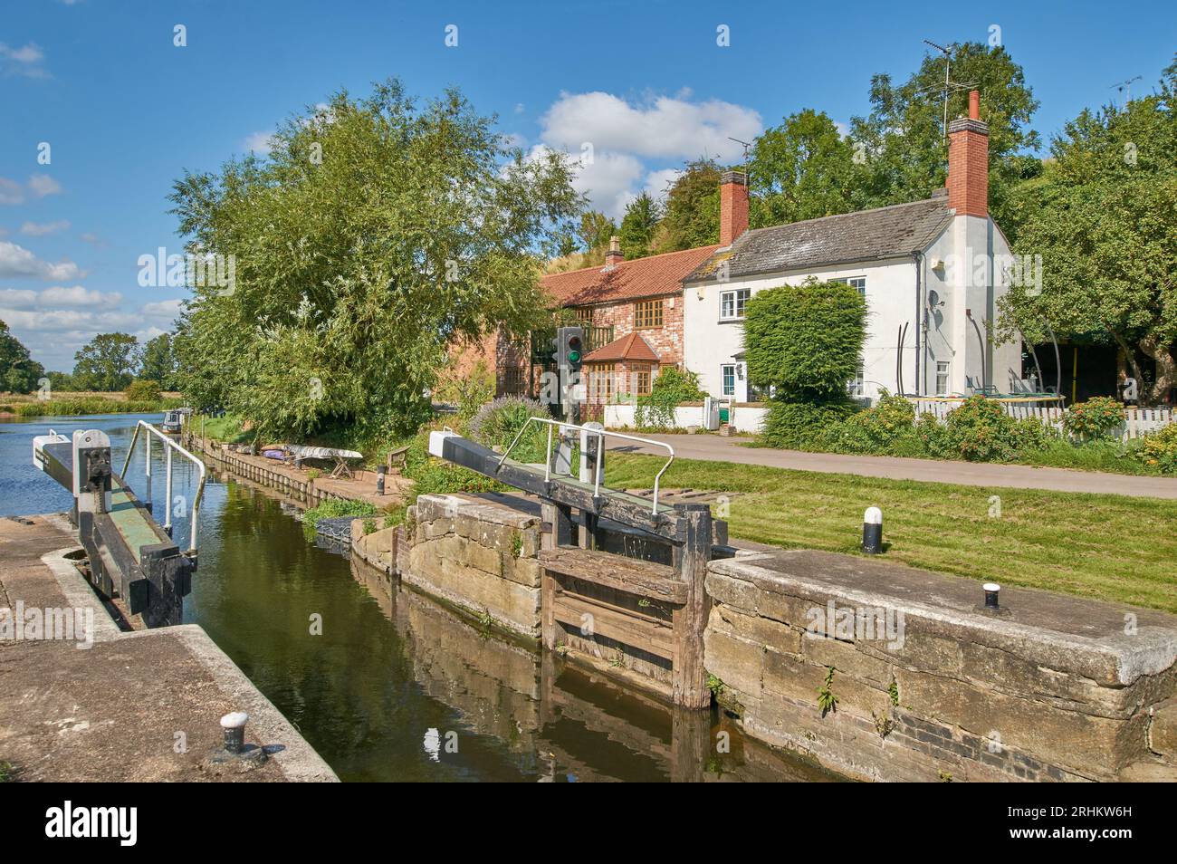Lock Keepers Cottage Near A Canal Stock Photo Alamy lock-keepers-cottage-near-a-canal-stock-photo-alamy
