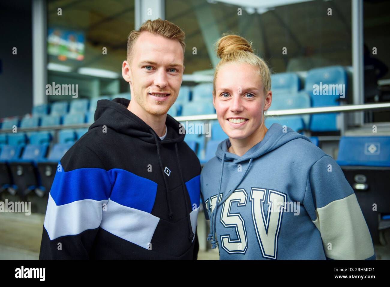 Hamburg, Germany. 17th Aug, 2023. Soccer: Hamburger SV. Sebastian ...