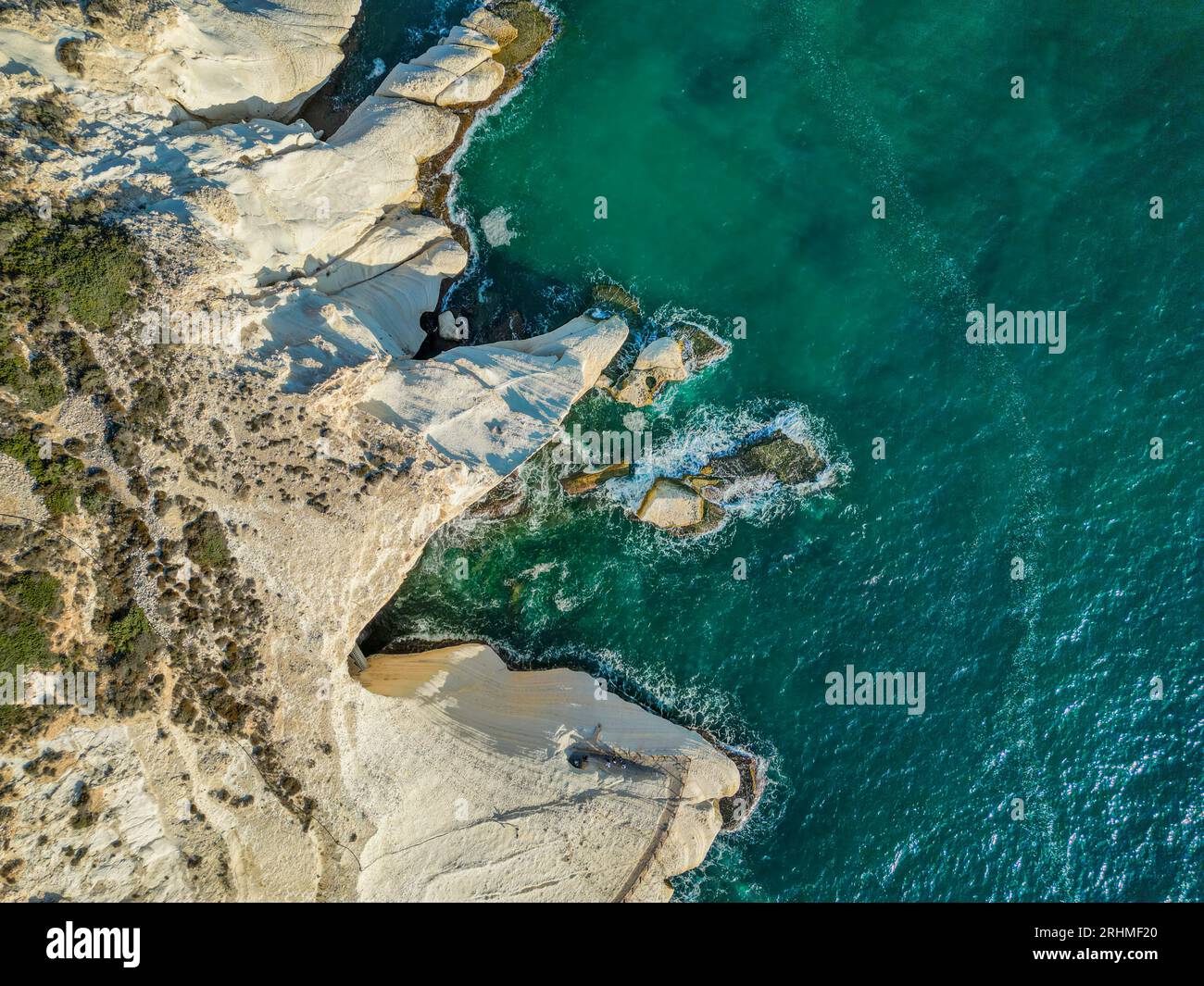 Israeli Home Front: Sirens Sound in Rosh HaNikra After Drone Infiltration from Lebanon
