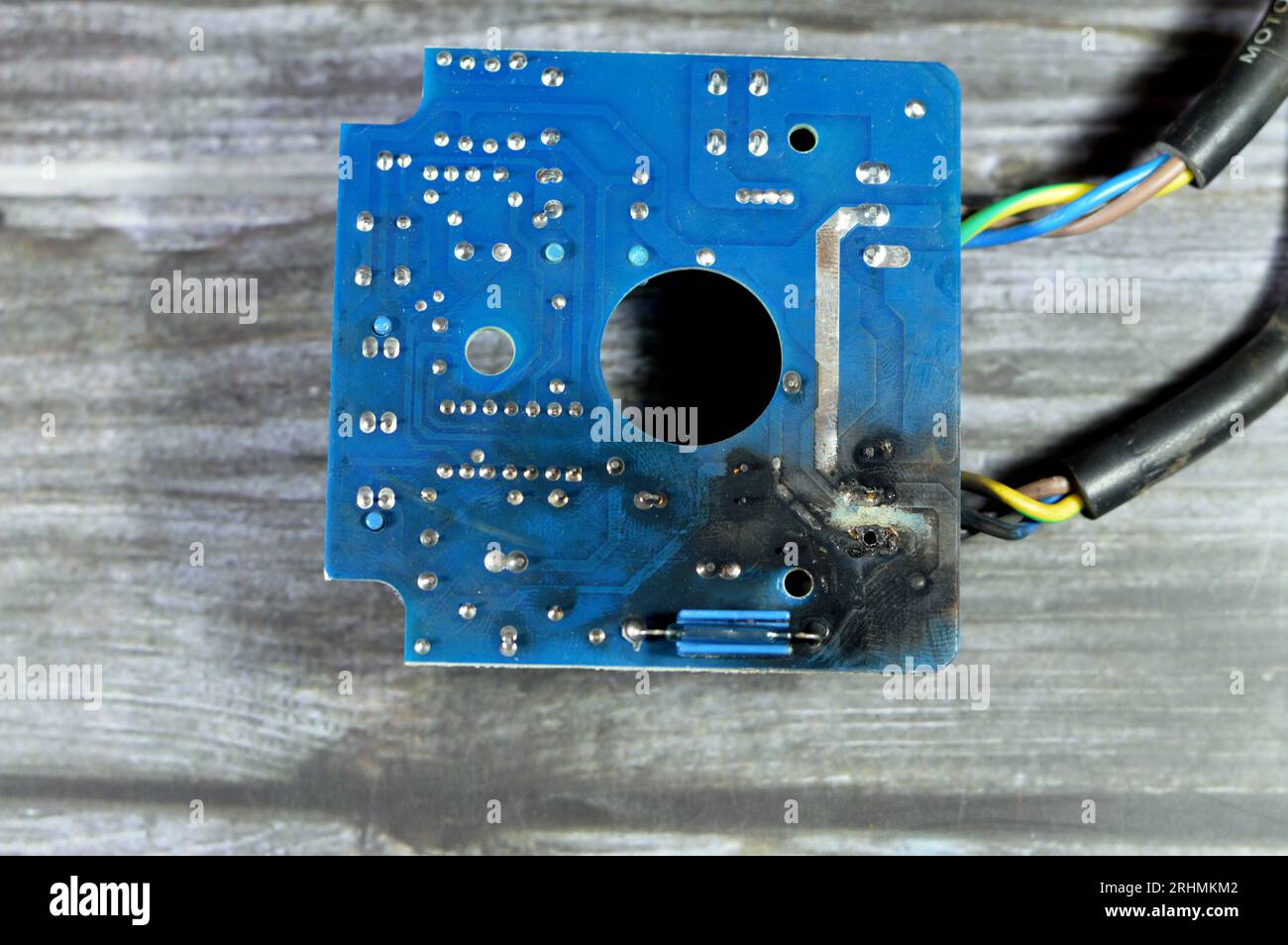 Burnt water pump automatic pressure control electronic switch circuit