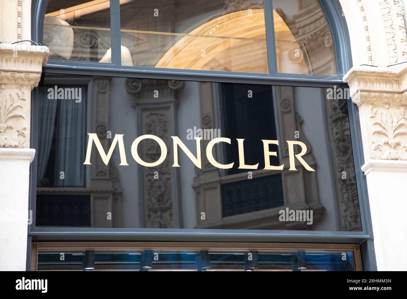 Moncler manufacturer hotsell