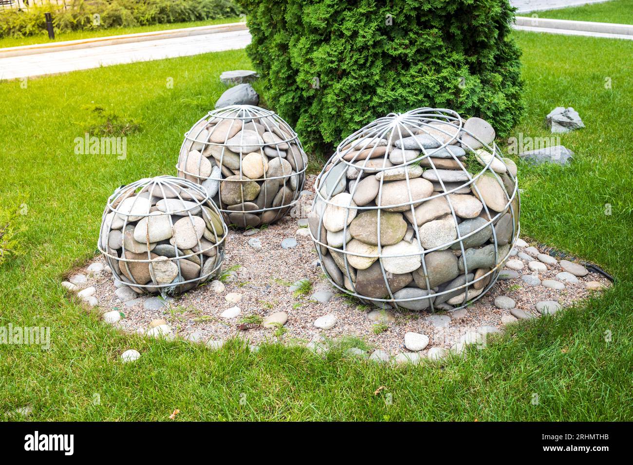 Boxwood balls hires stock photography and images Alamy