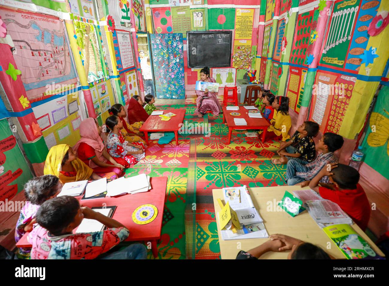 Dhaka, Bangladesh. 17th Aug, 2023. Bangladeshi students attend at a