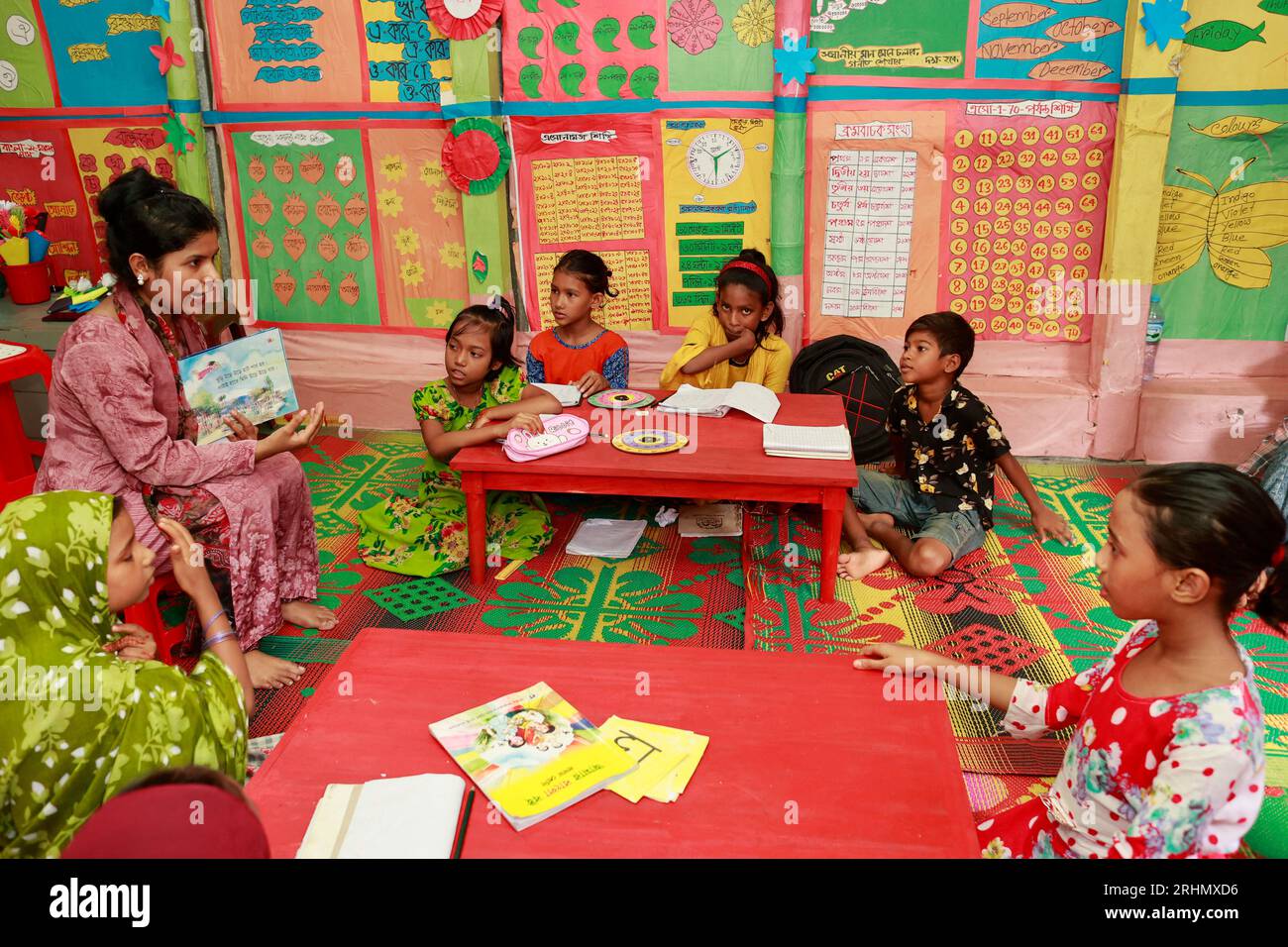 Dhaka, Bangladesh. 17th Aug, 2023. Bangladeshi students attend at a