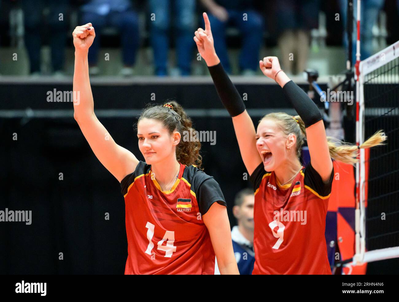 Dusseldorf/ Germany. 17/08/2023, jubilation Team GER, left to right Marie SCHOELZEL (Scholzel)(GER), Lina ALSMEIER (GER) Greece (GRE) - Germany GER) 0:3, on 17.08.2023 European Volleyball Championships for women, from 15.08. - 03.09.2023 in Dusseldorf/ Germany. Stock Photo