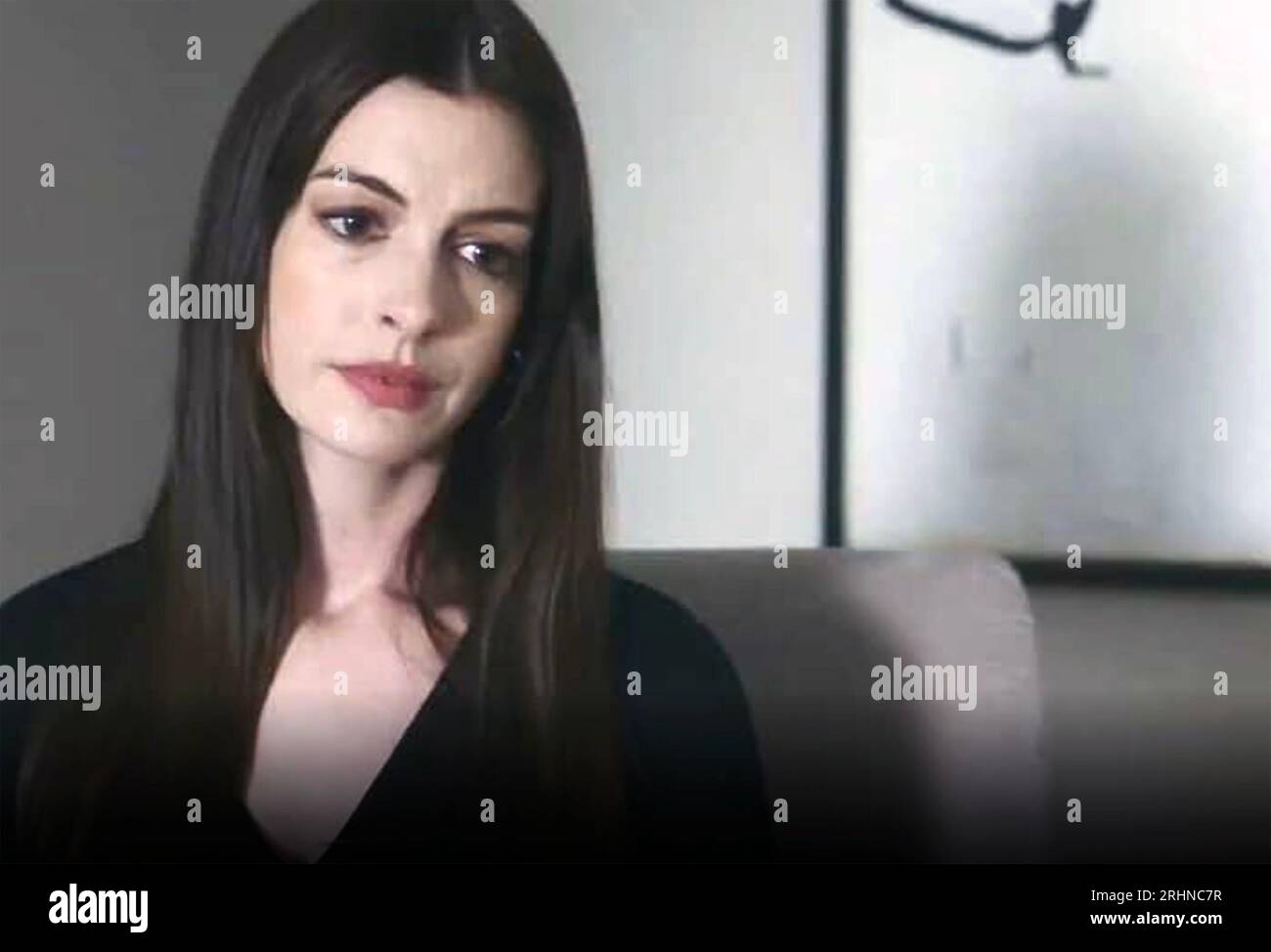 SHE CAME TO MEW 2023 Vertical Entertainment film with Anne Hathaway Stock Photo