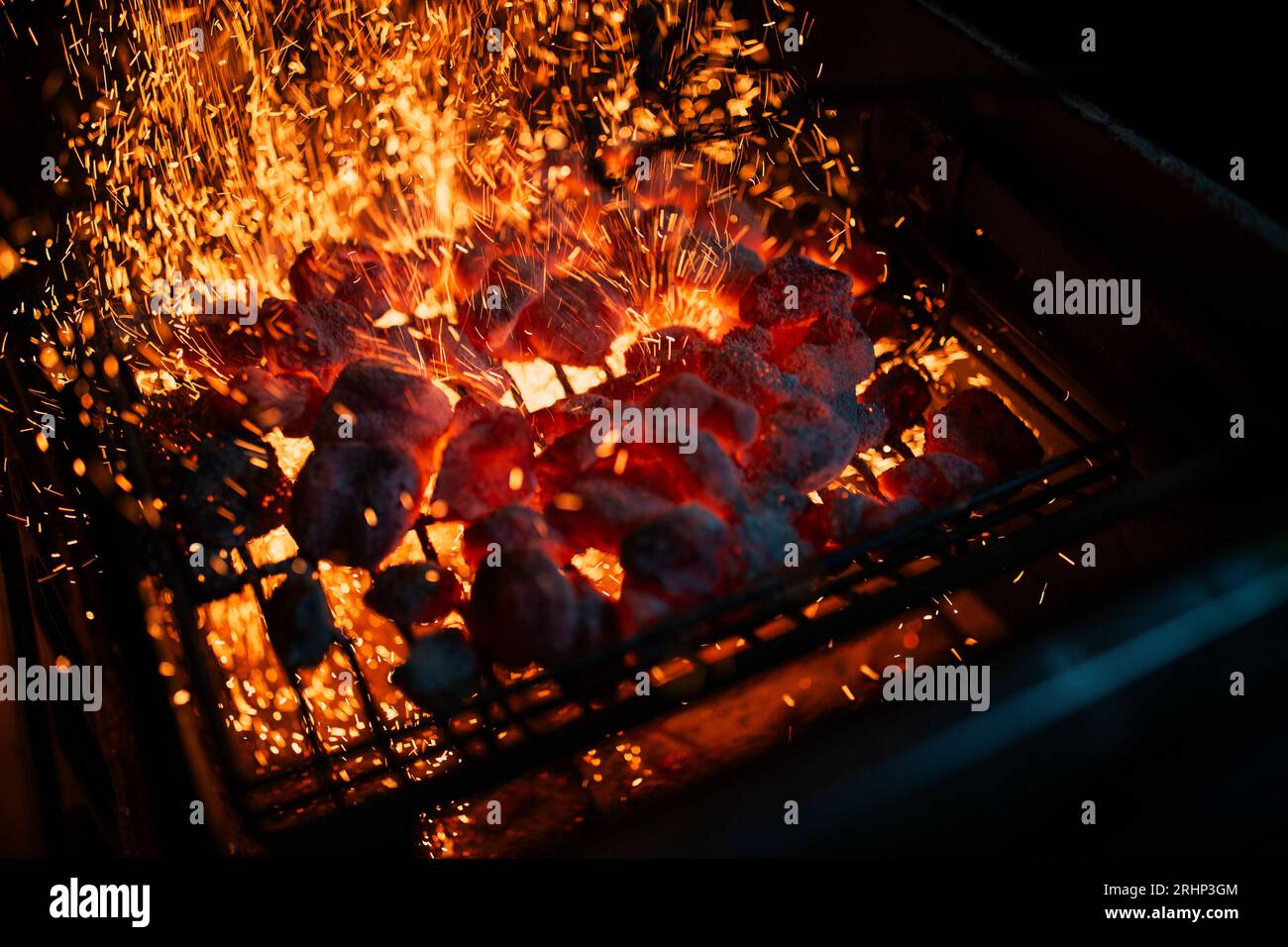 Bbq fire hi-res stock photography and images - Alamy