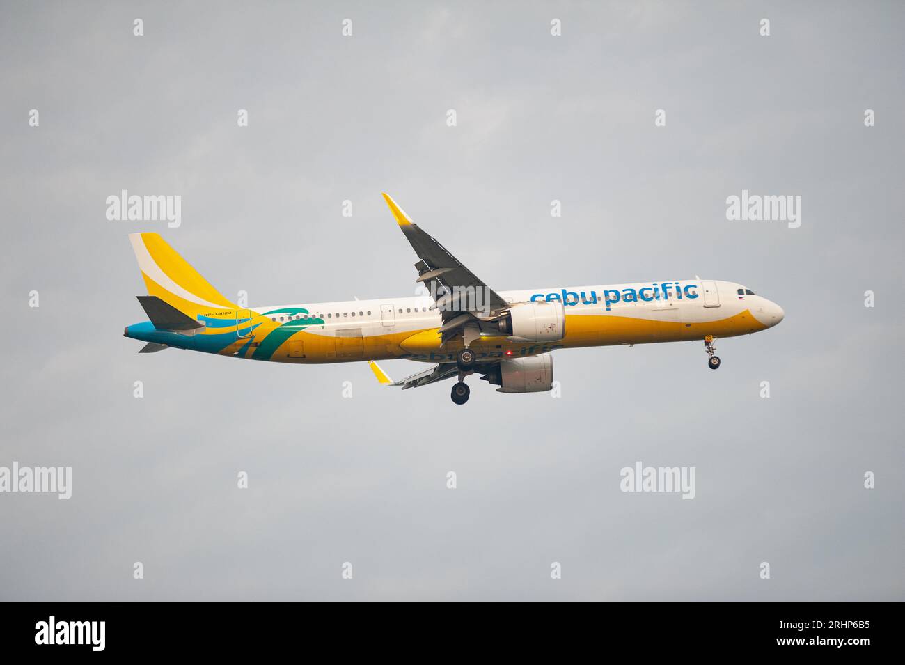02.08.2023, Singapore, Republic of Singapore, Asia - A Cebu Pacific Airbus A321 Neo passenger aircraft approaches Changi Airport for landing. Stock Photo