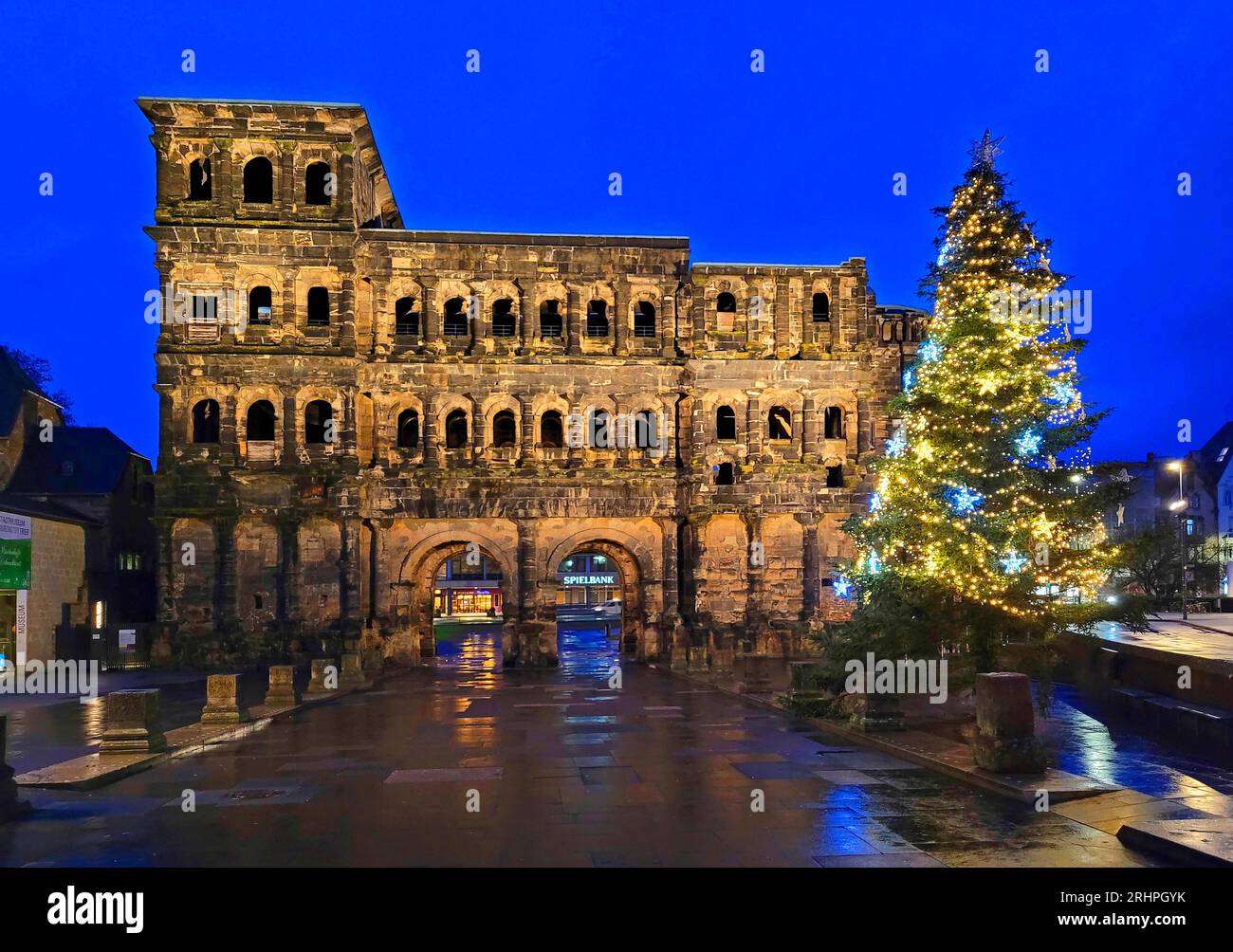 Christmas tree at the Porta Nigra in Trier, Moselle, Moselle Valley