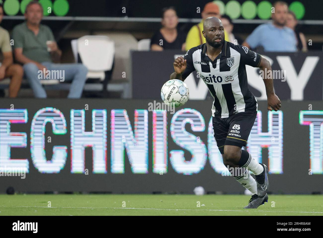 Almelo, Netherlands. 18th Aug, 2023. ALMELO, NETHERLANDS - AUGUST 18: Jetro Willems of Heracles Almelo during the Dutch Eredivisie match between Heracles Almelo and NEC Nijmegen at Erve Asito on August 18, 2023 in Almelo, Netherlands. (Photo by Broer van den Boom/Orange Pictures) Credit: Orange Pics BV/Alamy Live News Stock Photo