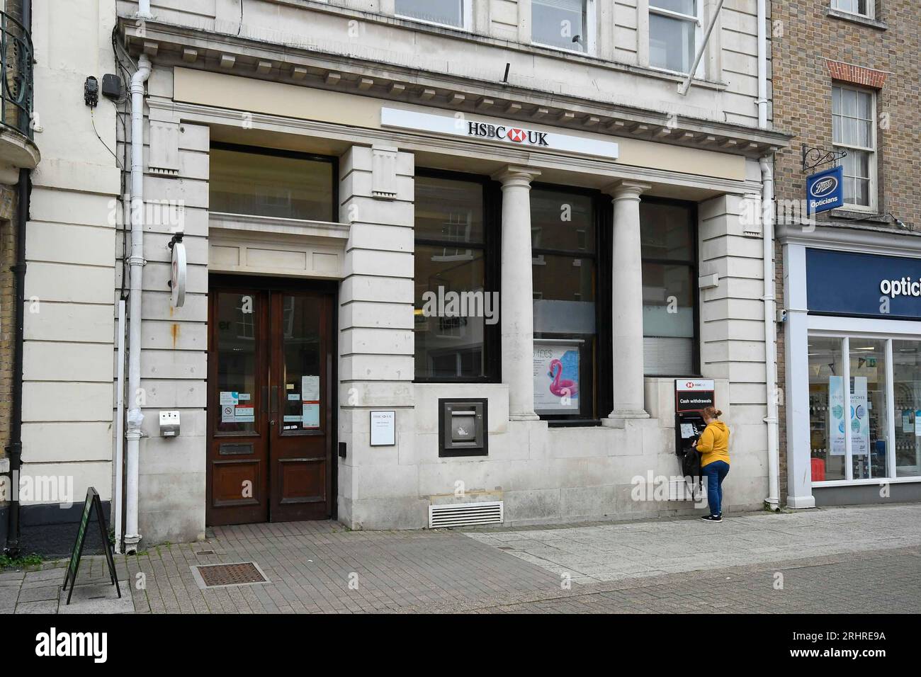 Bank hsbc hi res stock photography and images Page 32 Alamy