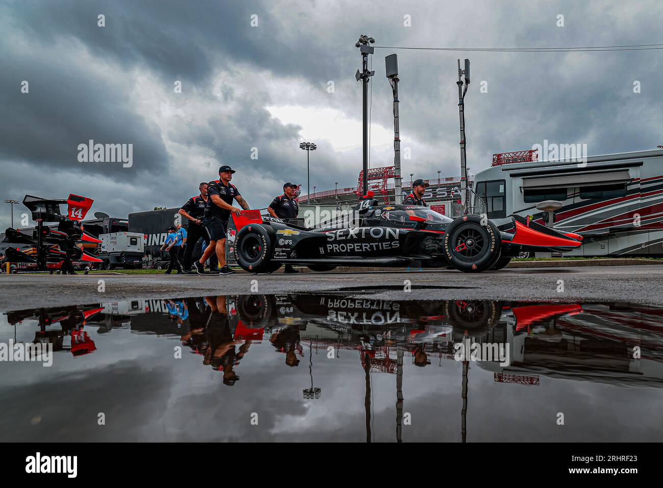 Nashville, TN, USA. 4th Aug, 2023. Crew members of AJ Foyt Racing Chevrolet prepare their race car for the Big Machine Music City Grand Prix in Nashville, TN, USA. (Credit Image: © Brandon K. Carter Grindstone Med/ASP) EDITORIAL USAGE ONLY! Not for Commercial USAGE! Stock Photo