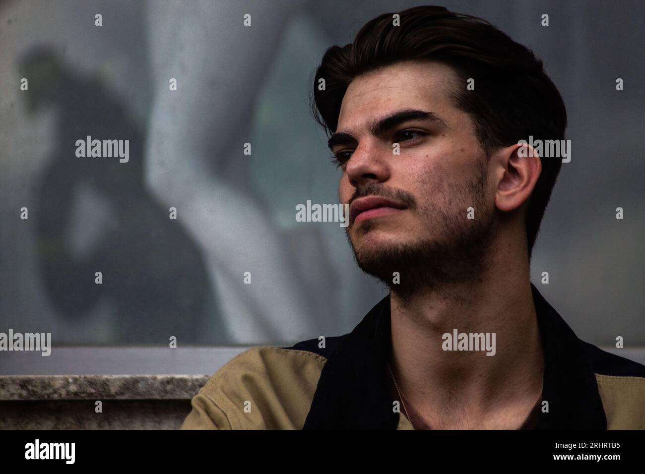 Young model photoshoot hi-res stock photography and images - Alamy