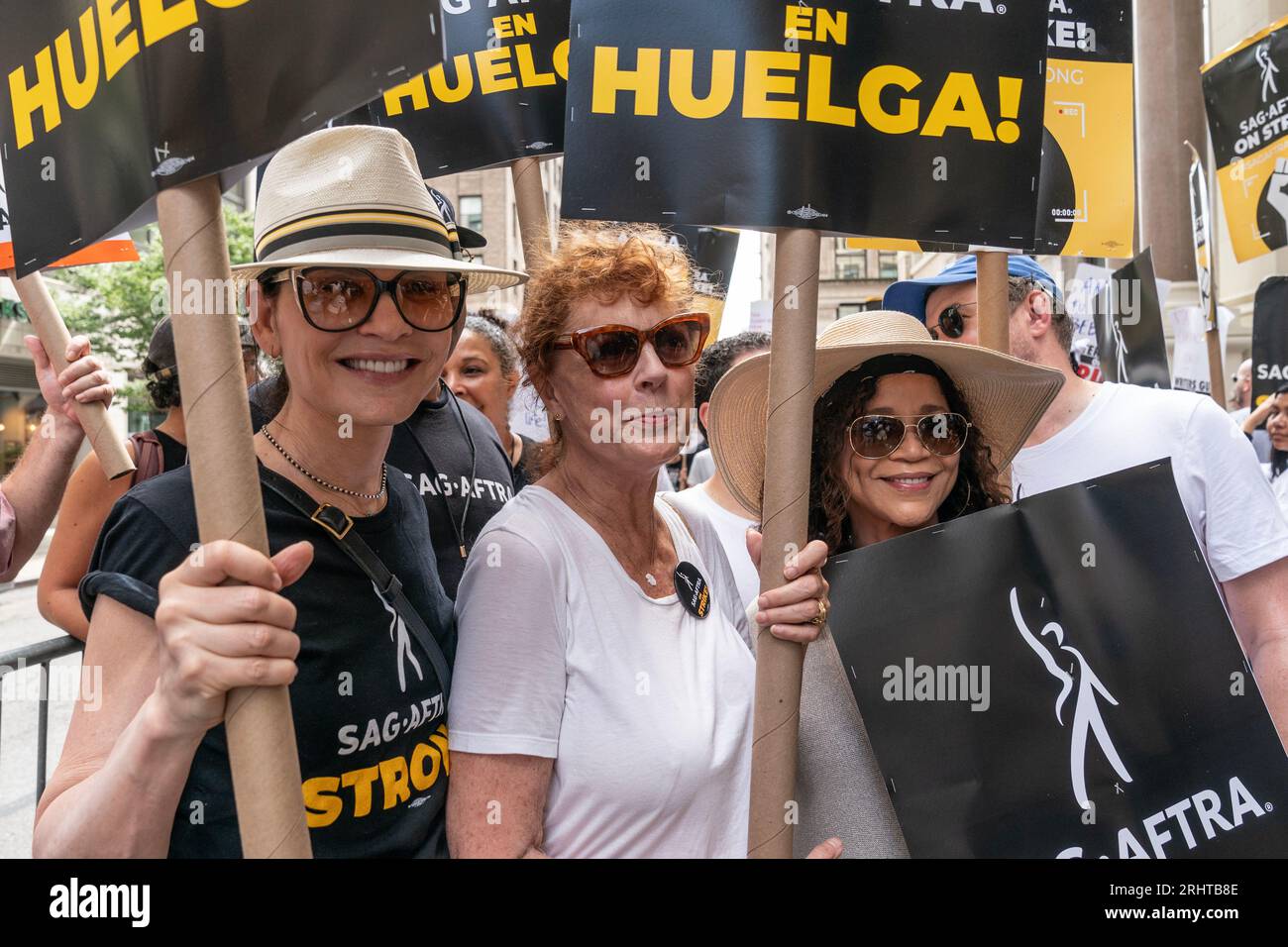 Julianna Margulies, Susan Sarandon, Rosie Perez joined WGA and SAG
