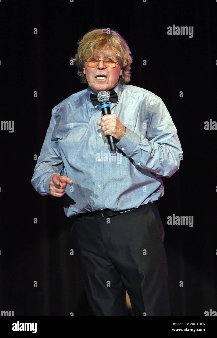 Hiawassee, GA, USA. 18th Aug, 2023. Peter Noone on stage for Peter Noone in Concert at Georgia Mountain Fairgrounds, Anderson Music Hall, Hiawassee, GA August 18, 2023. Credit: Derek Storm/Everett Collection/Alamy Live News Stock Photo