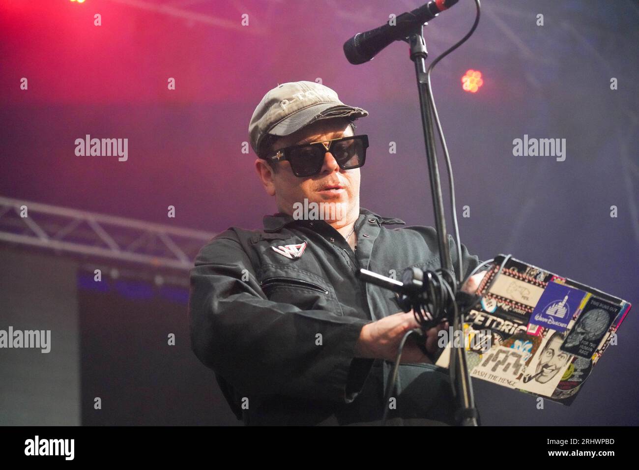 Glanusk Park, UK. Friday, 18 August, 2023. Clams Baker Jr of Warmduscher performing at the 2023