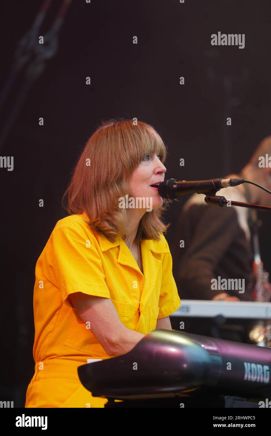 Glanusk Park, UK. Friday, 18 August, 2023. Beth Orton performing at the 2023 Green Man Festival in Glanusk Park, Brecon Beacons, Wales. Photo date: Friday, August 18, 2023. Photo credit should read: Richard Gray/Alamy Live News Stock Photo