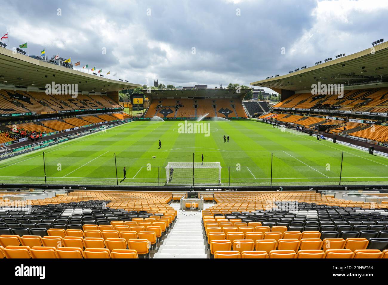 General view of the stadium before the Premier League match between Wolverhampton Wanderers and Brighton and Hove Albion at Molineux, Wolverhampton on Saturday 19th August 2023. (Photo: Gustavo Pantano | MI News) Credit: MI News & Sport /Alamy Live News Stock Photo