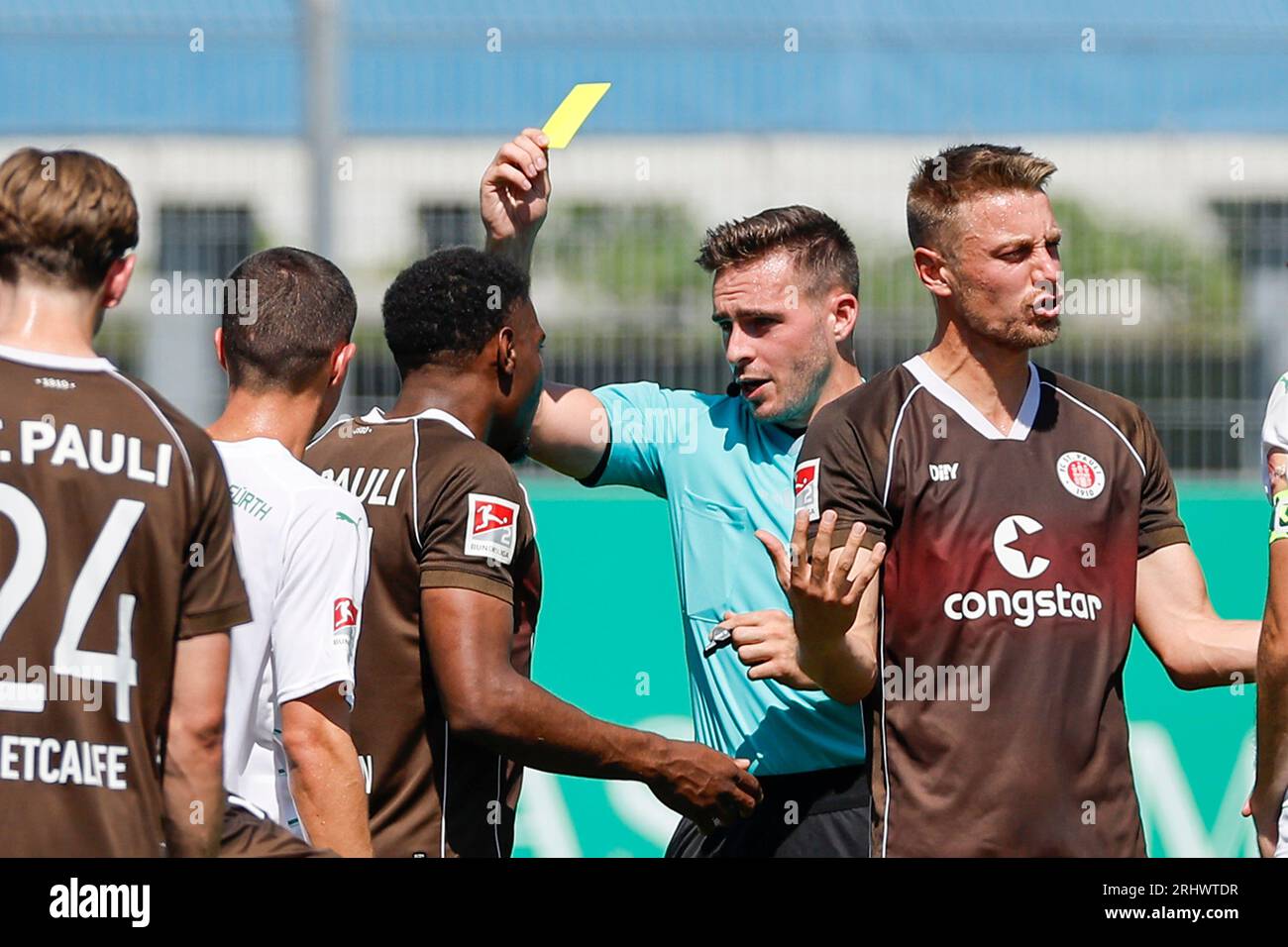 BRUSSEL, NETHERLANDS - JULY 16: referee Simon Bourdeaud Hui during the Club  Friendly match between Anderlecht and