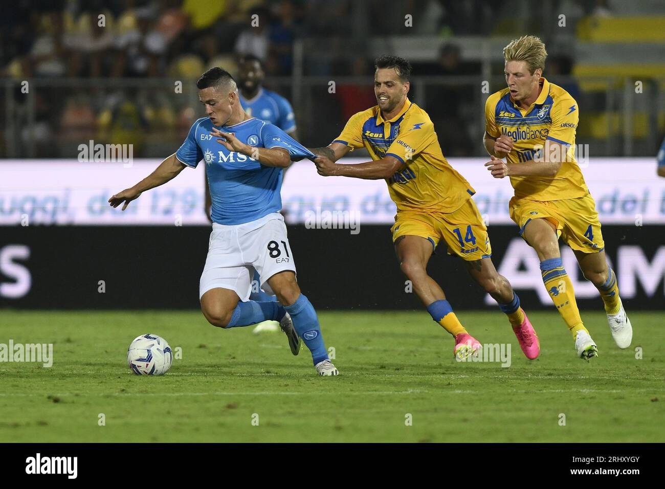 Frosinone, Italy. 19th Aug, 2023. Giacomo Raspadori of SSC Napoli and Francesco Gelli of Frosinone Calcioduring the 1st matchday of Serie A Championship between Frosinone Calcio - SSC Napoli on August 19, 2023 at Benito Stirpe Stadium in Frosinone, Italy. Credit: Independent Photo Agency/Alamy Live News Stock Photo