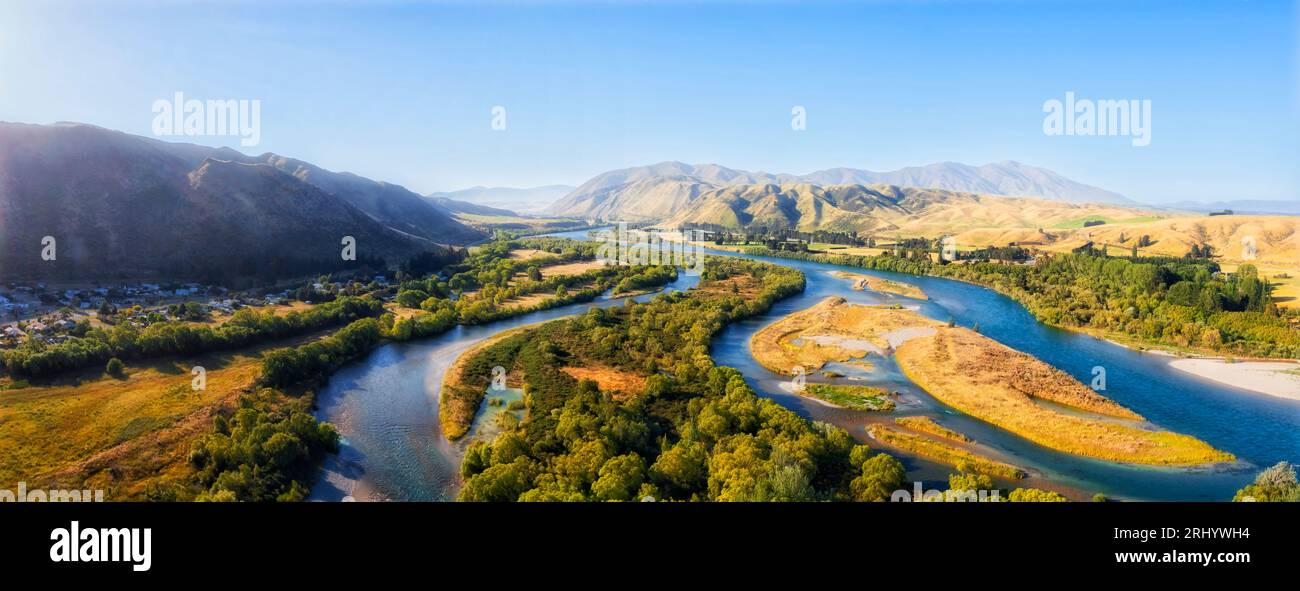 Wide scenic vale at Kurow town with Waitaki river streams between