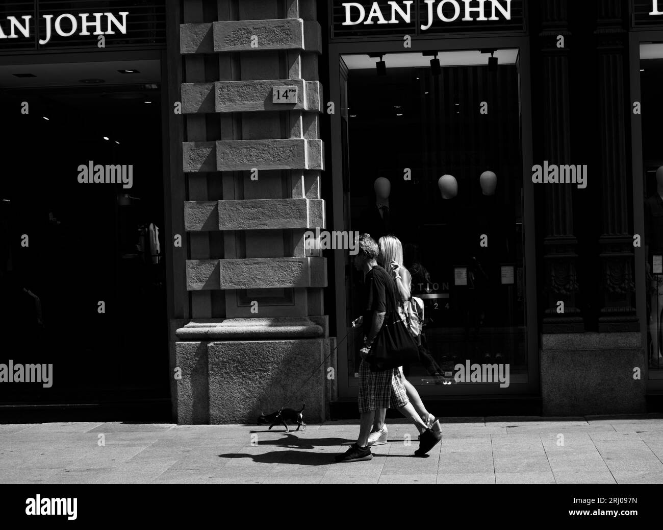 Modern shop front design Black and White Stock Photos & Images Alamy