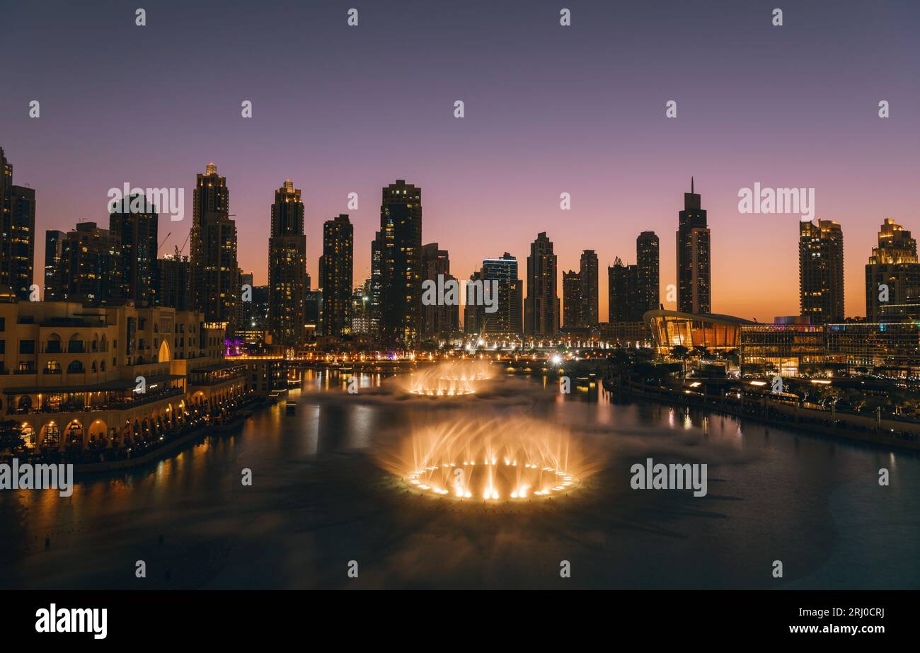 Unique view of Dubai Dancing Fountain show at night Stock Photo - Alamy