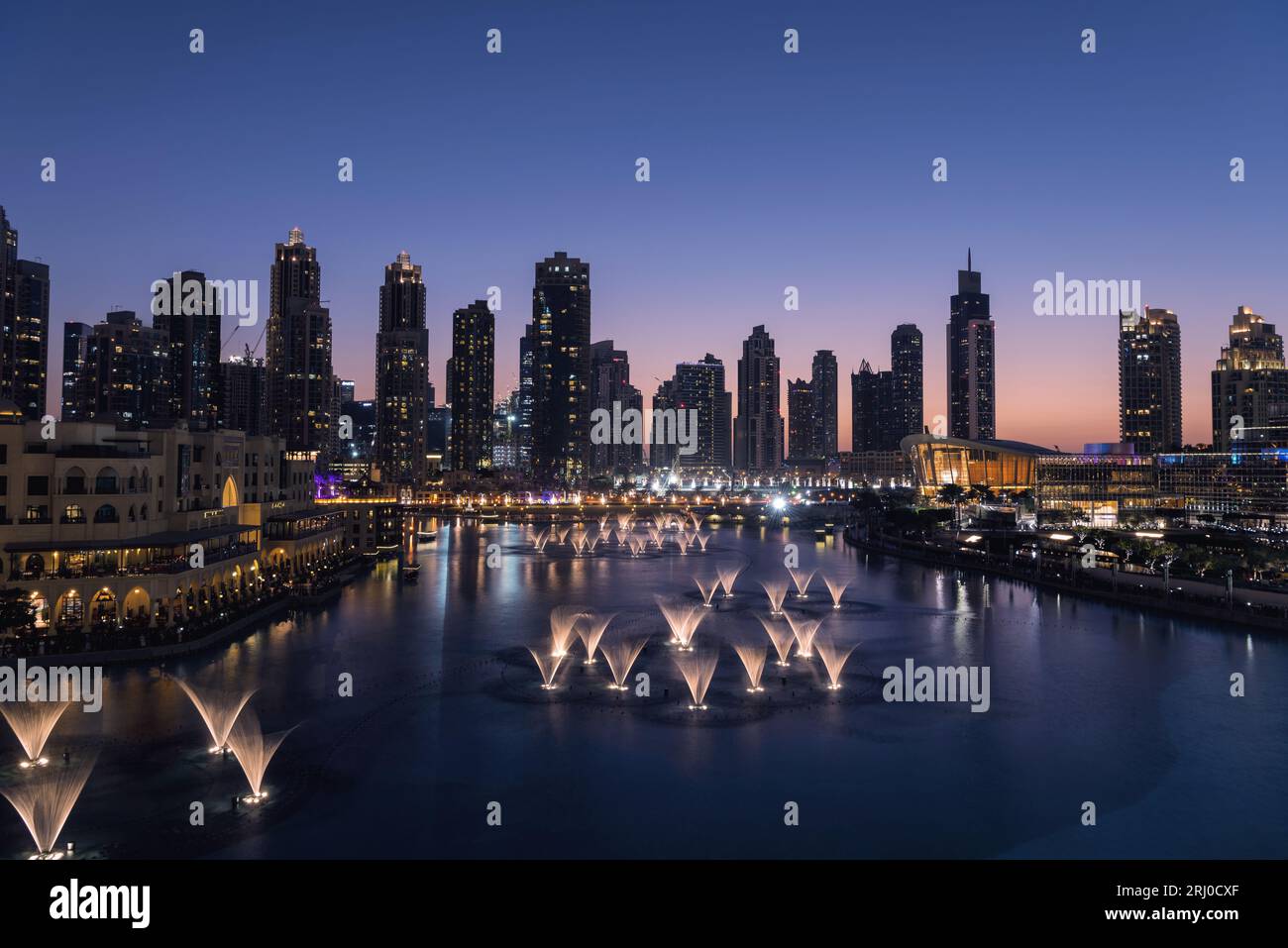 Unique view of Dubai Dancing Fountain show at night Stock Photo - Alamy