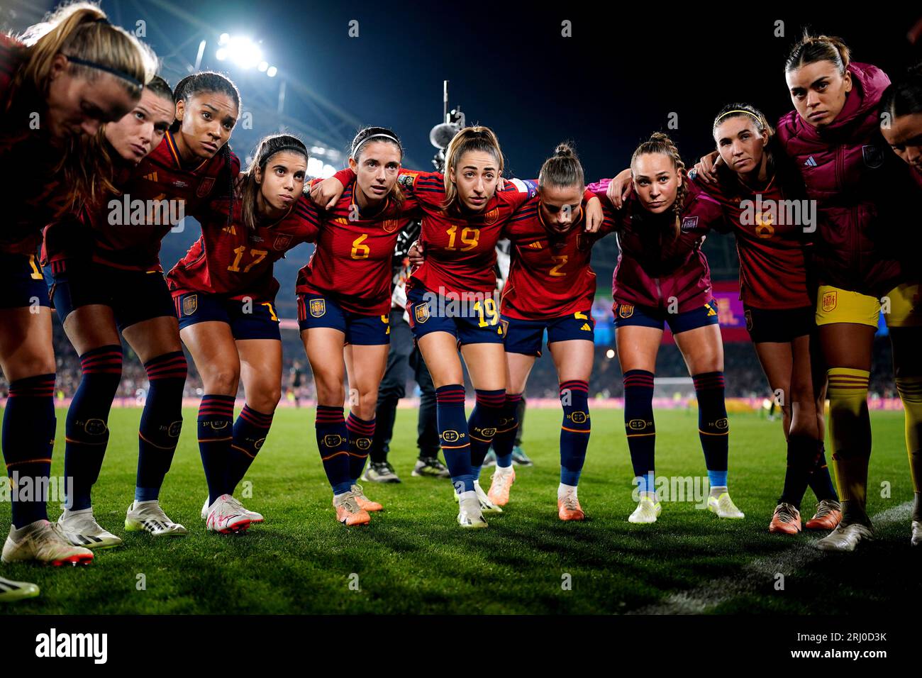Spain players huddle together on the pitch ahead of the FIFA Women's World Cup final match at Stadium Australia, Sydney. Picture date: Sunday August 20, 2023. Stock Photo