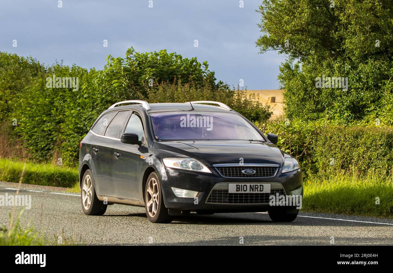 Mondeo estate hi-res stock photography and images - Alamy