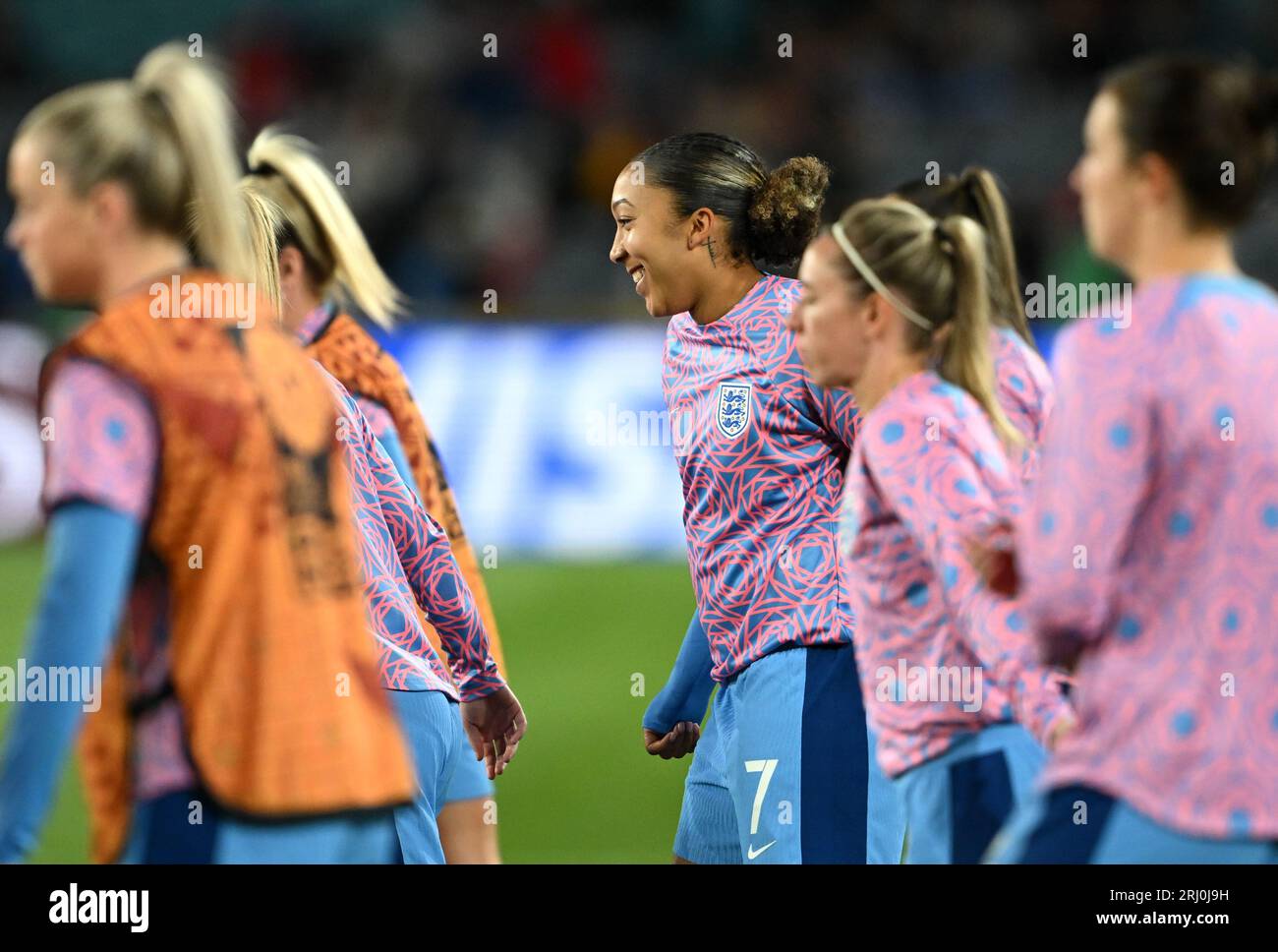Sydney, Australia. 20th Aug, 2023. England's Lauren James (C) wars up before the final match between Spain and England at the 2023 FIFA Women's World Cup in Sydney, Australia, Aug. 20, 2023. Credit: Li Yibo/Xinhua/Alamy Live News Stock Photo