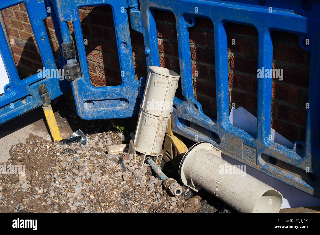Slough, Berkshire, UK. 9th August, 2023. Thames Water are replacing