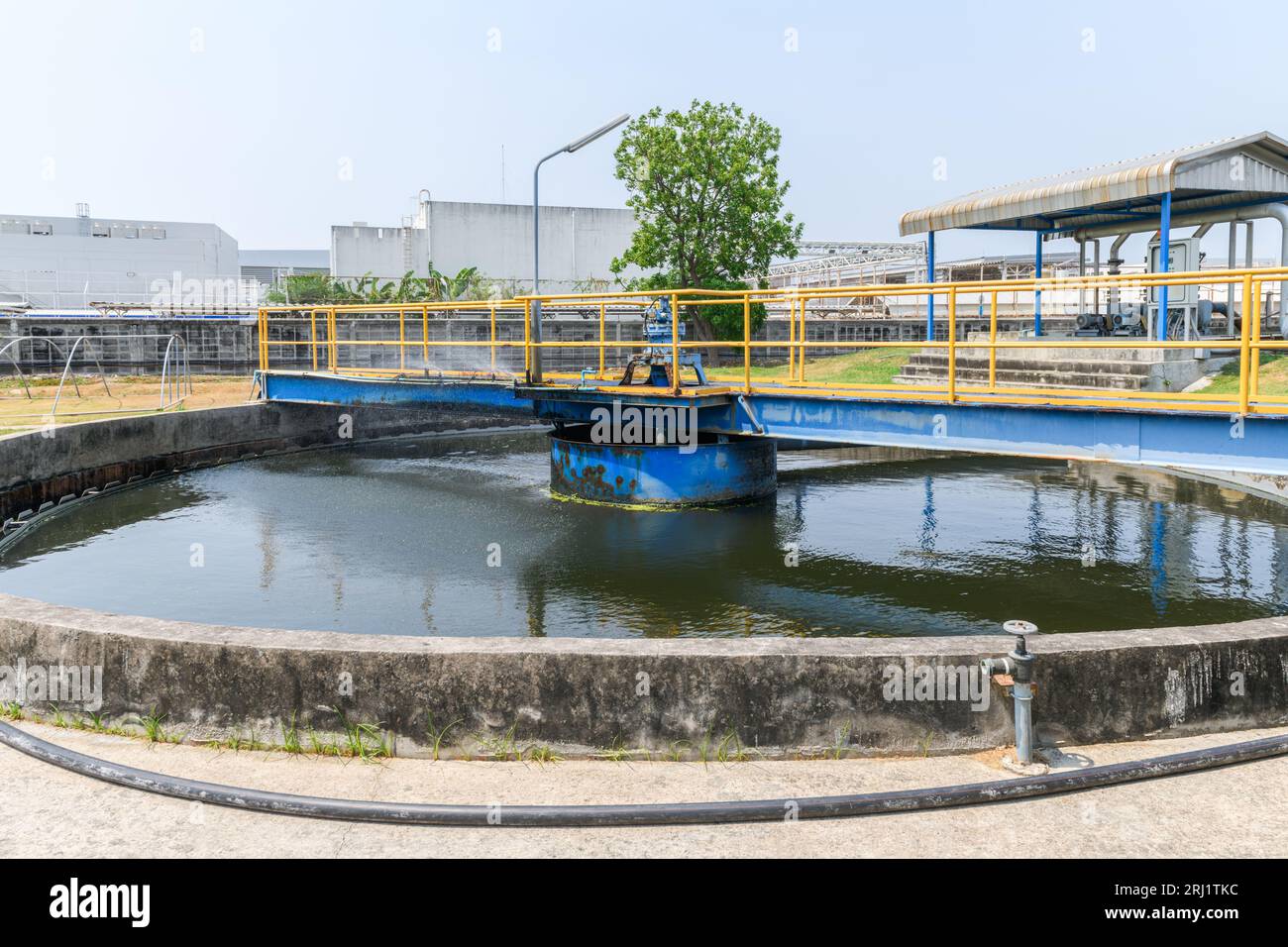 Aerated pool wastewater treatment system in industrial plants