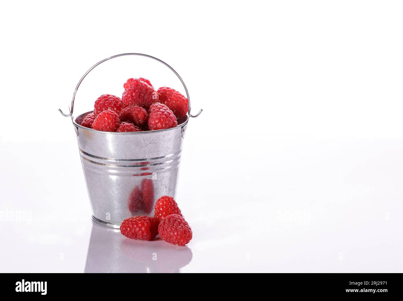 Berry bucket hi-res stock photography and images - Page 19 - Alamy