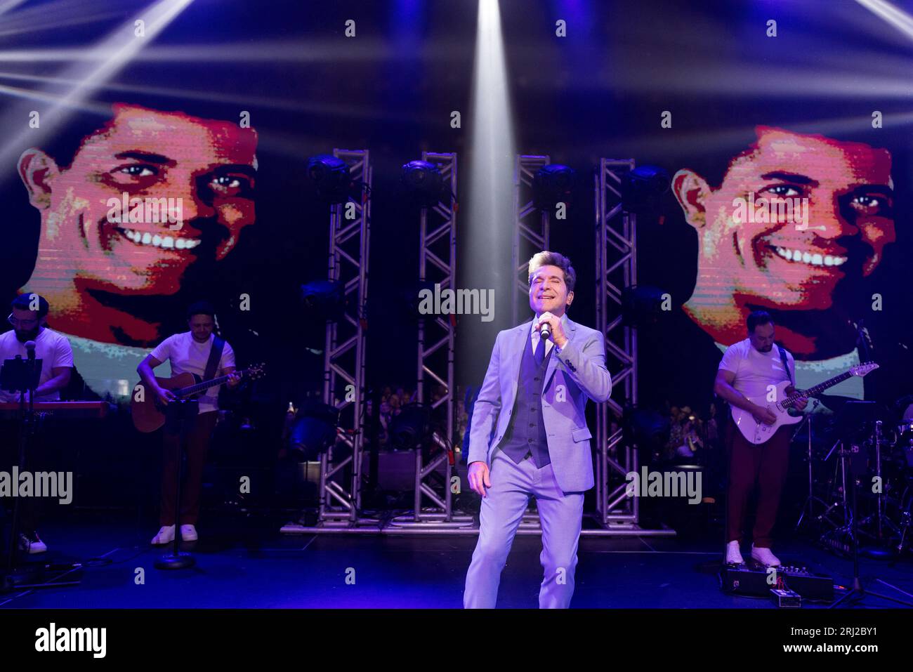 Tim Daniel Singer Turne daniel hi-res stock photography and images - Alamy