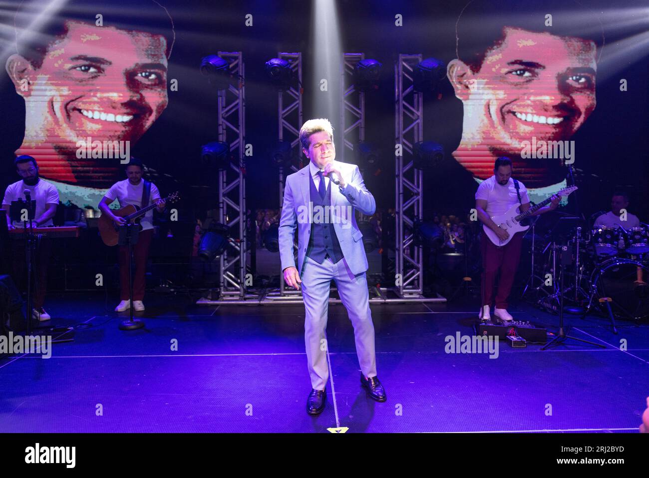 Tim Daniel Singer Turne daniel hi-res stock photography and images - Alamy
