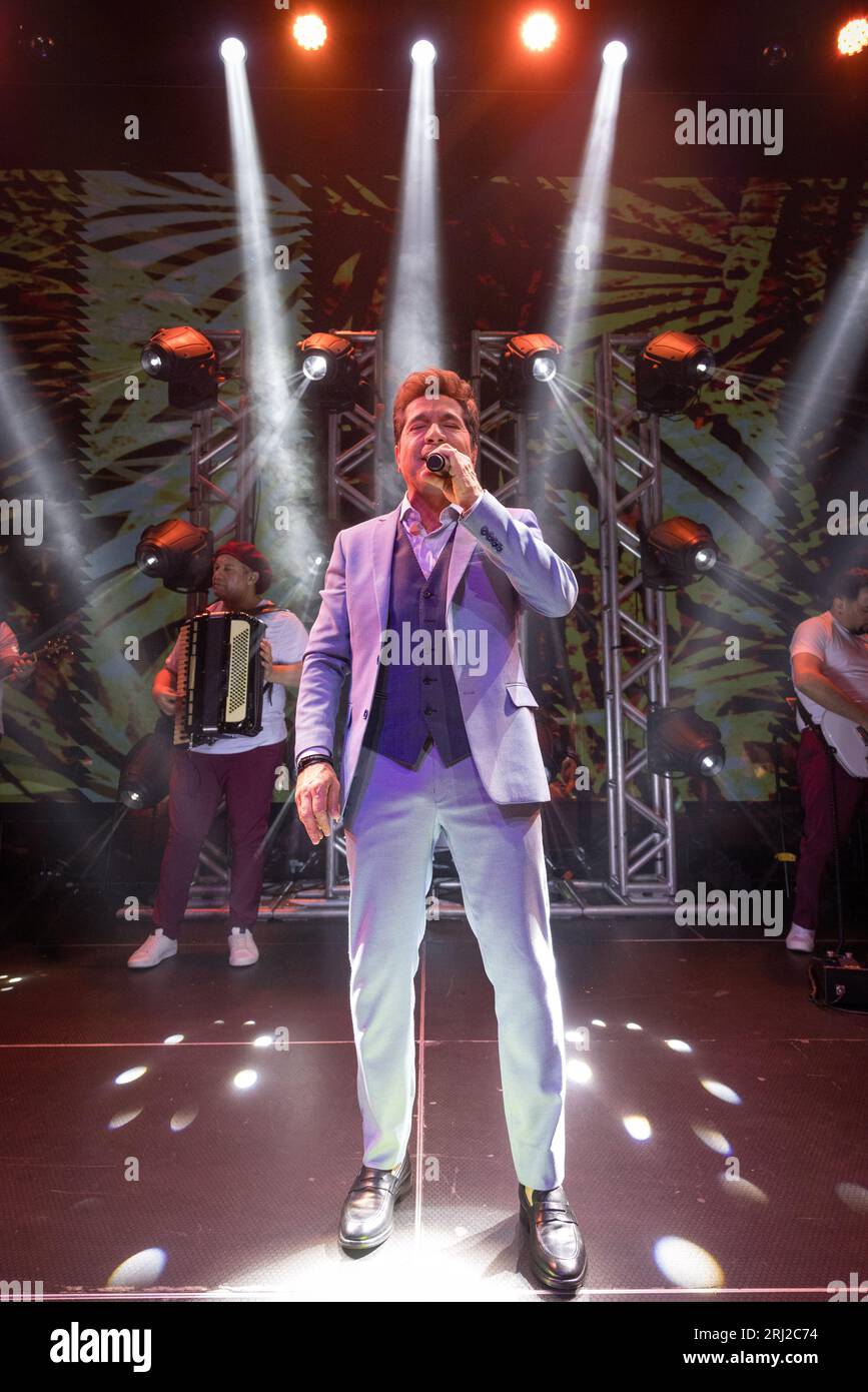 Tim Daniel Singer Turne daniel hi-res stock photography and images - Alamy