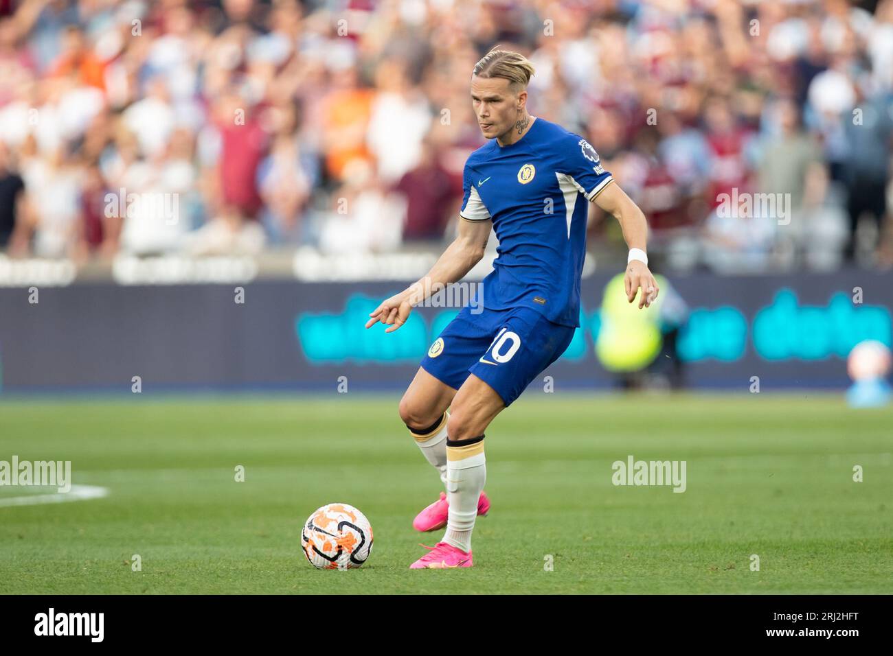 Mykhailo mudryk of chelsea hi-res stock photography and images - Alamy