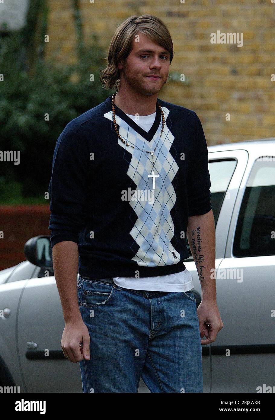 Brian Mcfadden's leaving Riverside Studios in Hammersmith, London after appearing on CD:TV. Picture James Boardman. Stock Photo