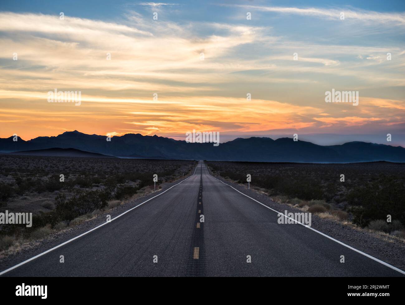 Badlands sunset death valley hi-res stock photography and images - Alamy