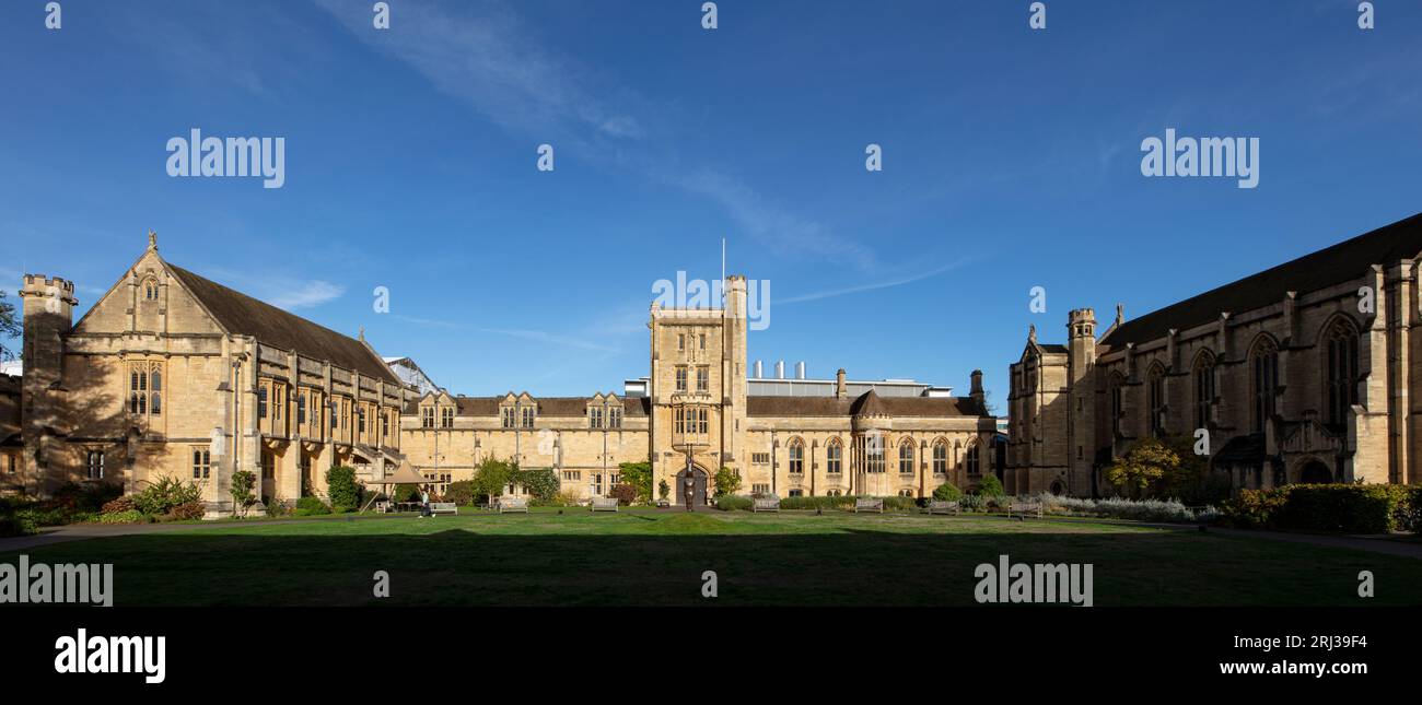 Panoramic view of the main front quad (quadrangle) of Mansfield College, Oxford, one of the constituent colleges of Oxford University Stock Photo