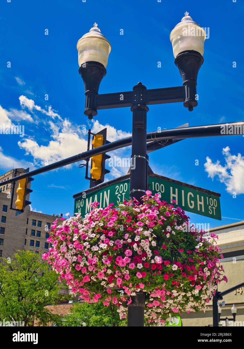 Main and High St in downtown Columbus Ohio USA 2023 Stock Photo Alamy