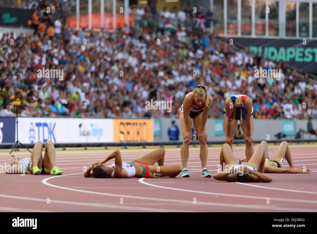 800 metres race hi-res stock photography and images - Alamy