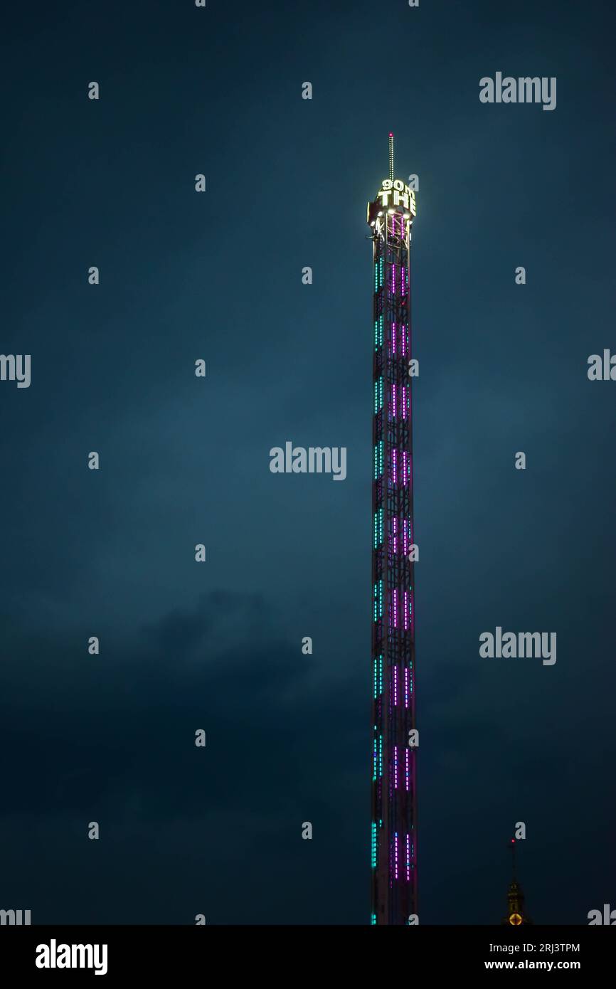 Drop tower ride hi-res stock photography and images - Page 3 - Alamy