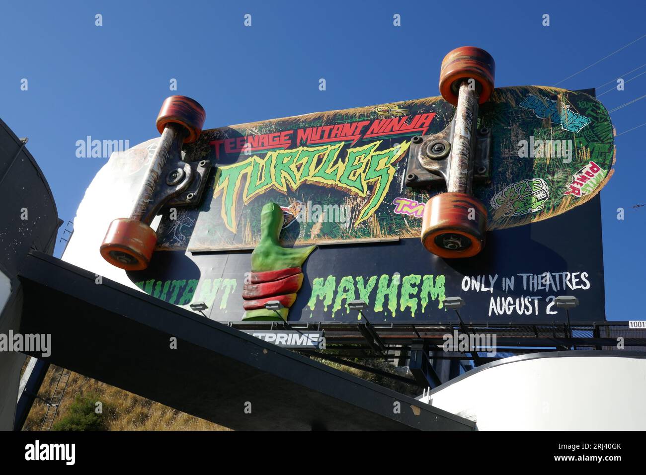 https://c8.alamy.com/comp/2RJ40GK/los-angeles-california-usa-20th-july-2023-teenage-mutant-ninja-turtles-mutant-mayhem-skateboard-billboard-on-sunset-blvd-on-july-20-2023-in-los-angeles-california-usa-photo-by-barry-kingalamy-stock-photo-2RJ40GK.jpg