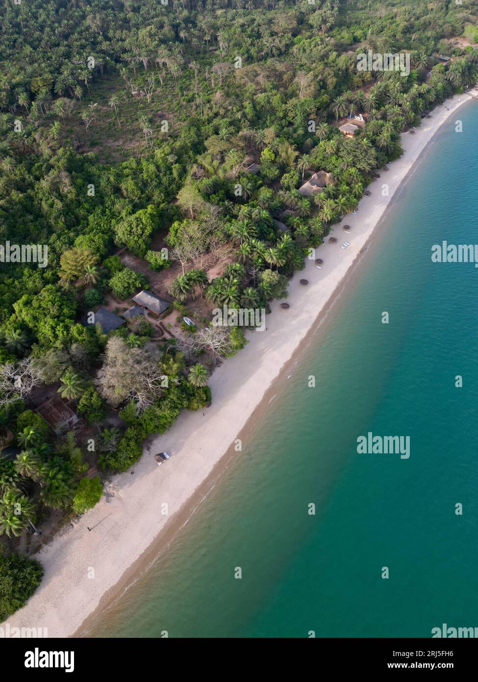 Aerial view tranquil beach greenery hi-res stock photography and images ...